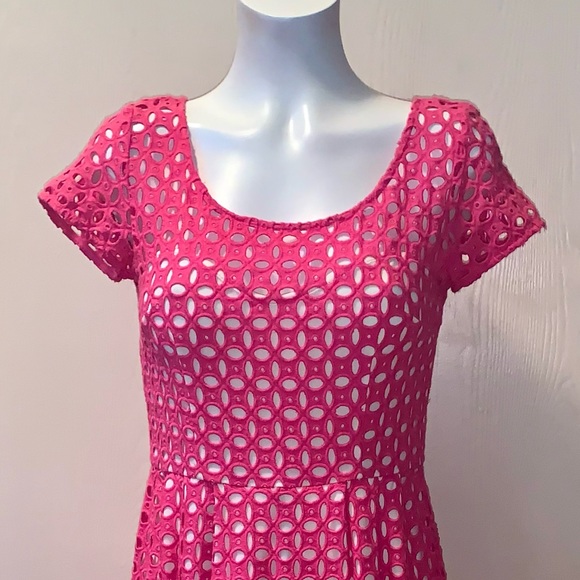 BETSEY JOHNSON HOT PINK CROCHET DRESS - Picture 4 of 9
